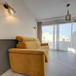 Modern With Jacuzzi & Sea Views Apartmán *