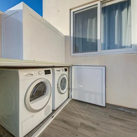 Modern With Jacuzzi & Sea Views 슬리에마