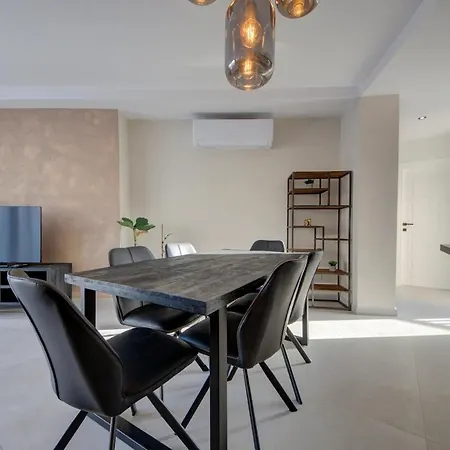 Modern With Jacuzzi & Sea Views * 슬리에마