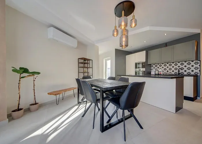 Modern With Jacuzzi & Sea Views * Sliema