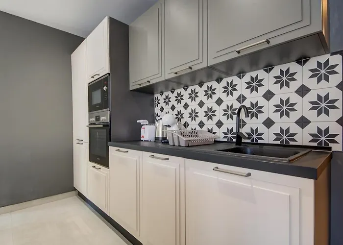 Modern With Jacuzzi & Sea Views Sliema