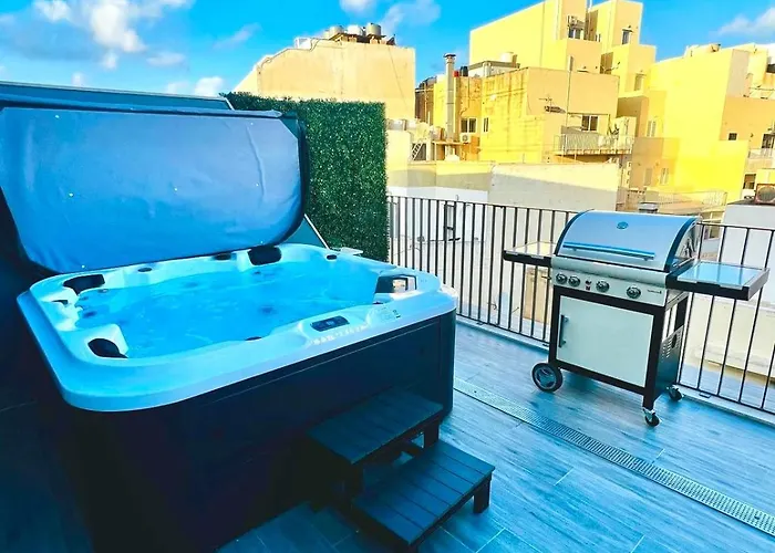 Modern With Jacuzzi & Sea Views