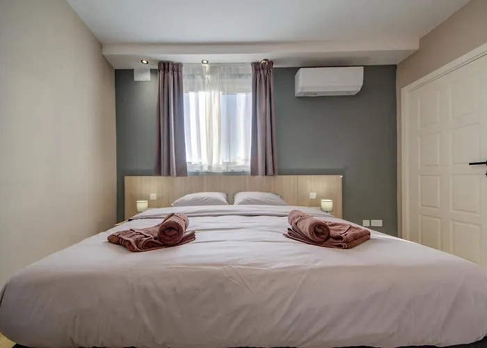 Modern With Jacuzzi & Sea Views * Sliema