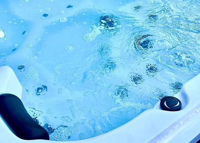 Modern With Jacuzzi & Sea Views Appartamento