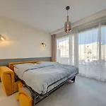 Modern With Jacuzzi & Sea Views Appartement