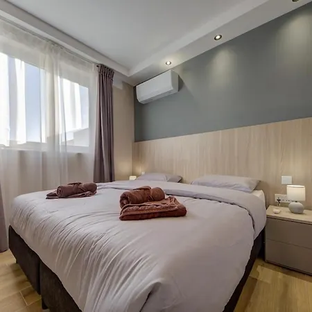 Апартаменты Modern With Jacuzzi & Sea Views