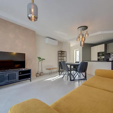 아파트 Modern With Jacuzzi & Sea Views 슬리에마