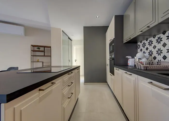 Appartement Modern With Jacuzzi & Sea Views *