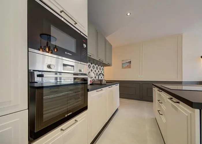 Modern With Jacuzzi & Sea Views Sliema