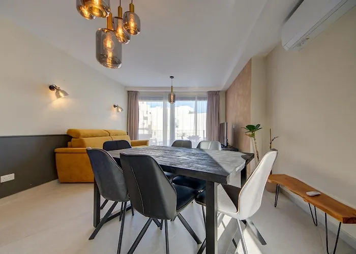 Modern With Jacuzzi & Sea Views Appartement