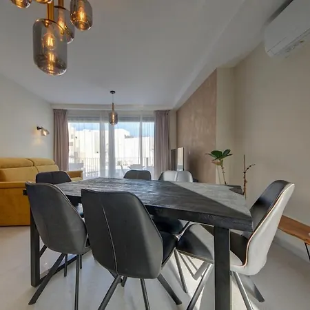 Modern With Jacuzzi & Sea Views Apartment *
